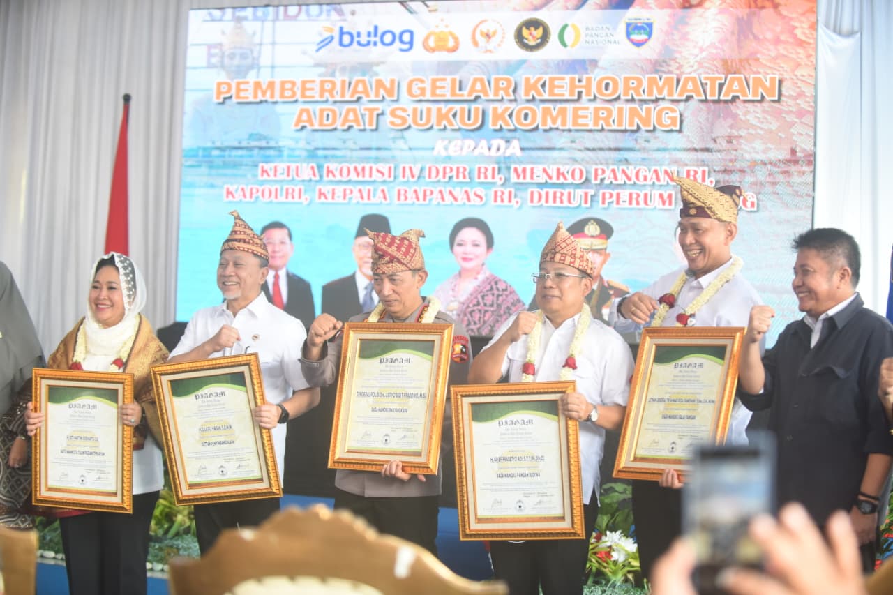 Kunker ke Sumsel, 5 Tokoh Nasional Terima Gelar Adat Komering 