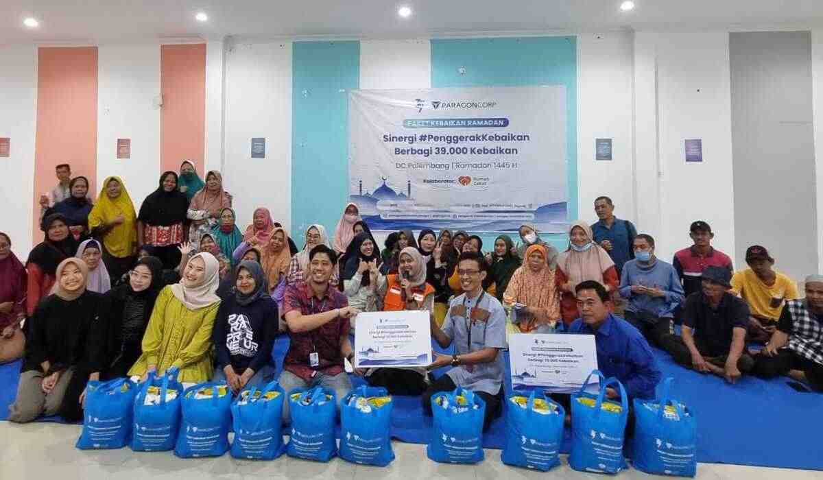Paragon Corp Gandeng Rumah Zakat, Berbagi Kebaikan untuk Warga Sukarami Palembang