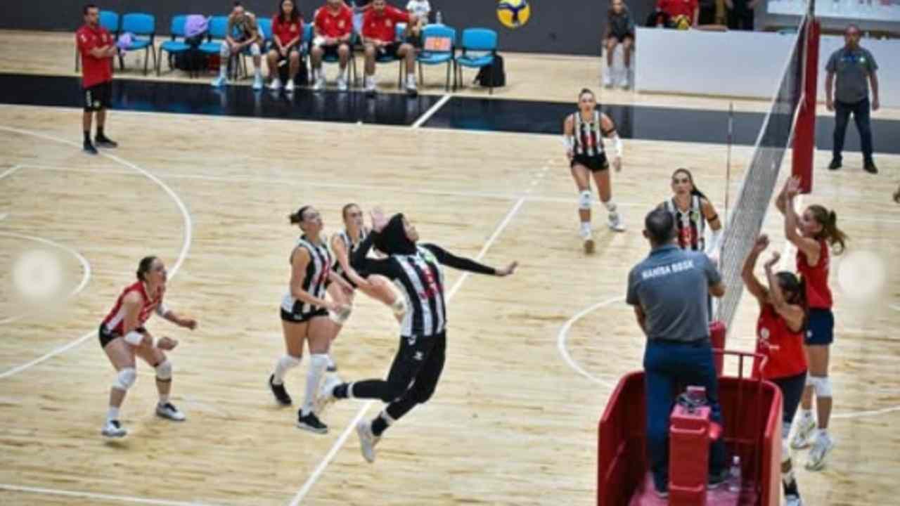 Debut Manis Megawati! Cetak 2 Service Ace, Manisa BBSK Libas Altınordu