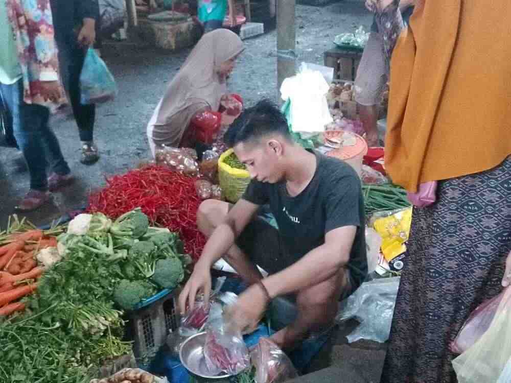 Harga Daging Meroket di Pasar Indralaya, Tembus Rp160 Ribu Per Kg