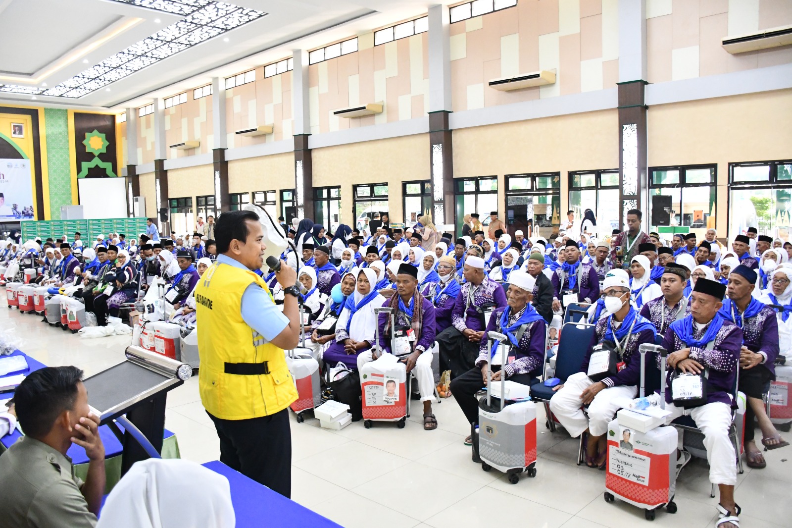 Sudah Tiba di Asrama Haji, 370 Jemaah Kloter 3 Embarkasi Palembang Berangkat Menuju Arab Saudi Hari Ini