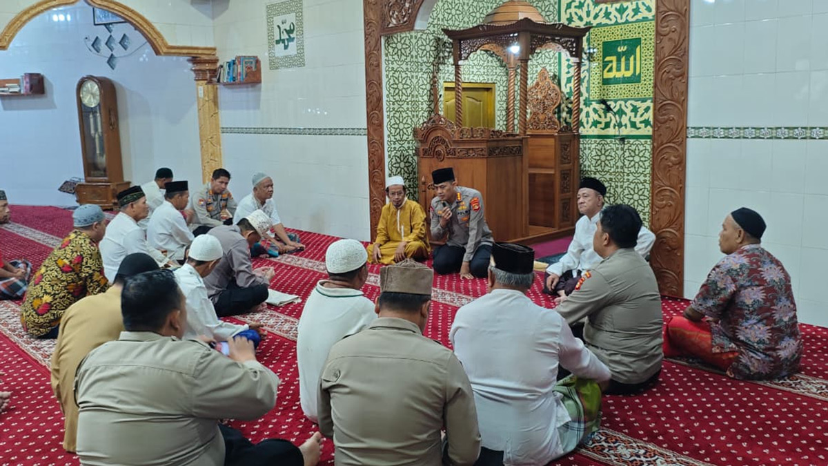Safari Subuh Polda Sumsel Amankan Kamtibmas Sembari Mendengar Aspirasi Umat