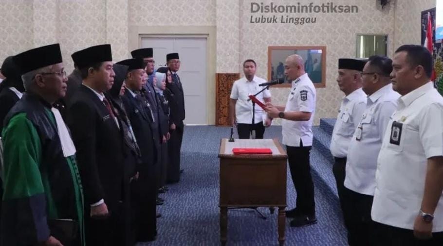 Wali Kota Lubuk Linggau H Rachmat Hidayat Lantik Pejabat Fungsional