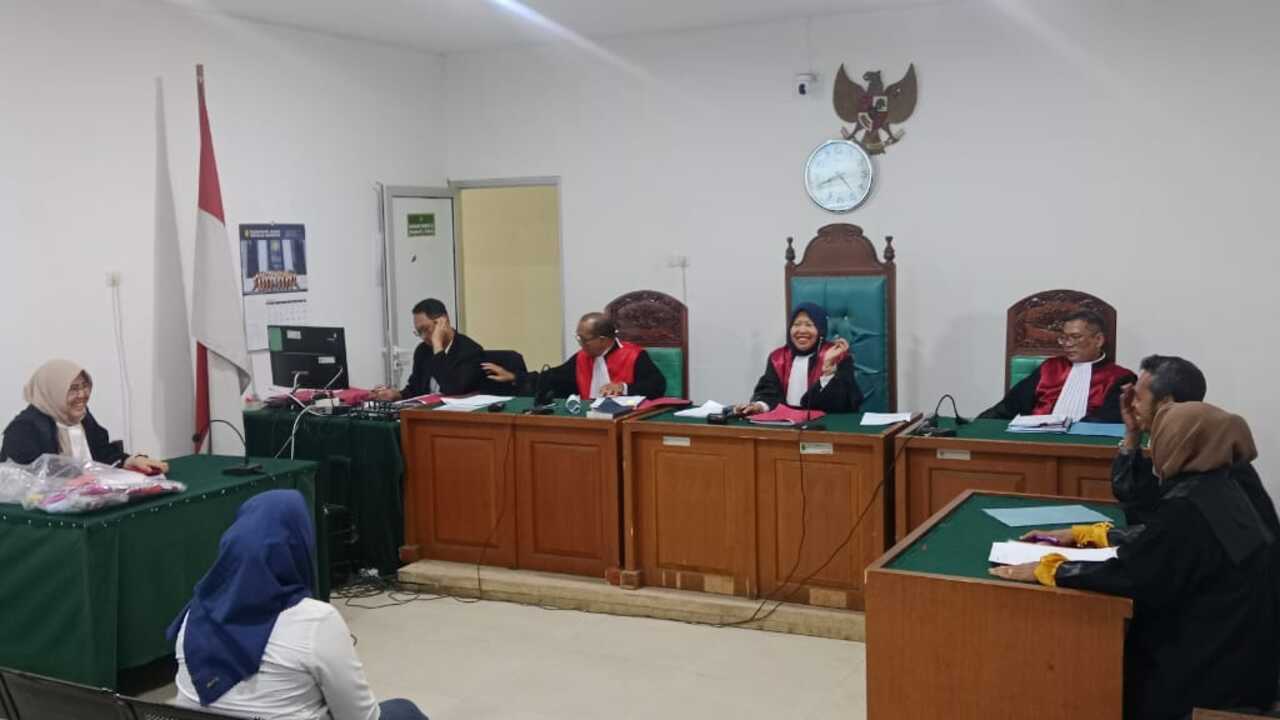 Pemilik Salon Diduga Pasang Behel Gigi Ilegal, Sidang Bergulir di Palembang