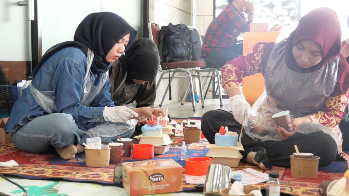 Rumah BUMN Bukit Asam Ajak Masyarakat Sulap Lilin Aromatik Jadi Kreasi Bernilai Tambah