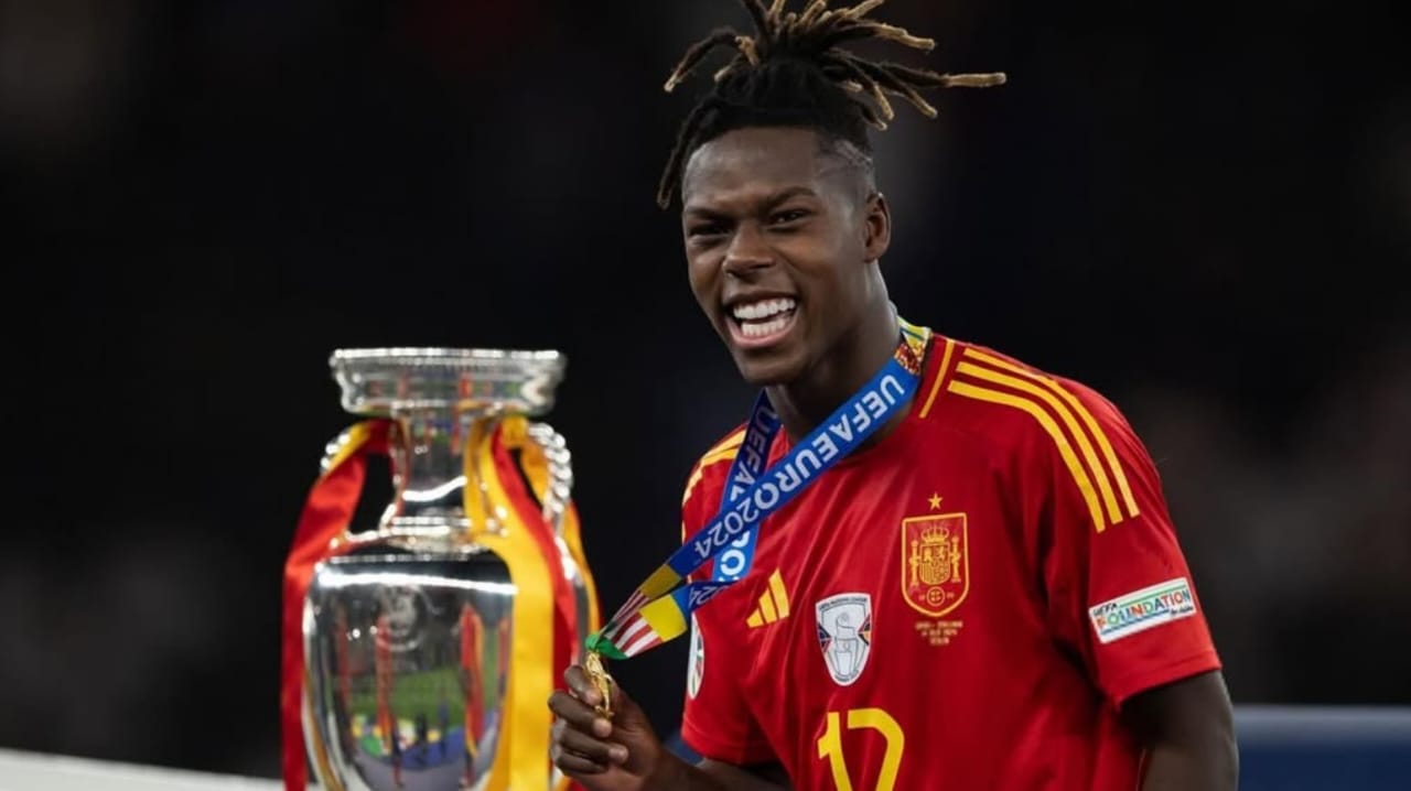 Deco: Barcelona Pasti Akan Merekrut Nico Williams