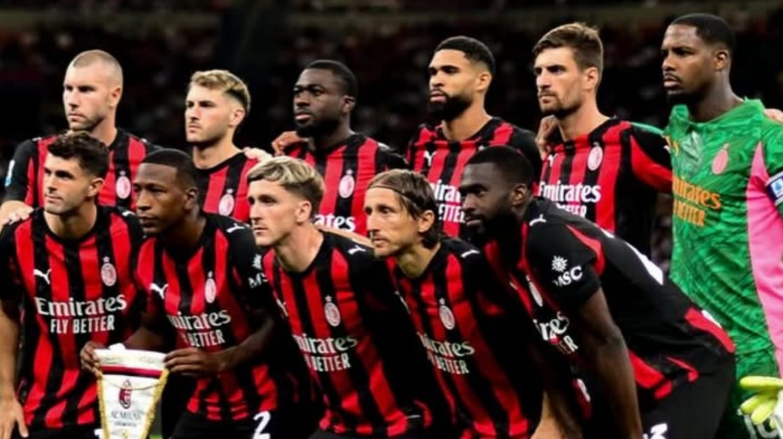 Milan Siapkan Empat Perpanjangan Kontrak Penting 