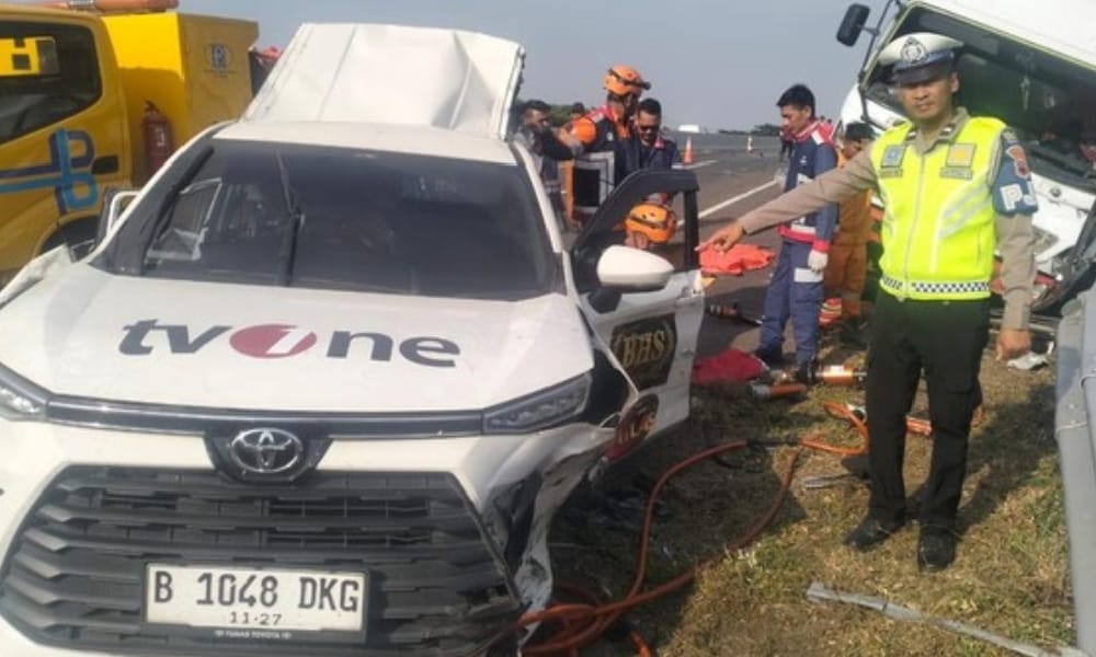 NAAS! Mobil TvONe Alami Kecelakaan Total 3 Orang Merenggang Nyawa, Begini Kronologinya 