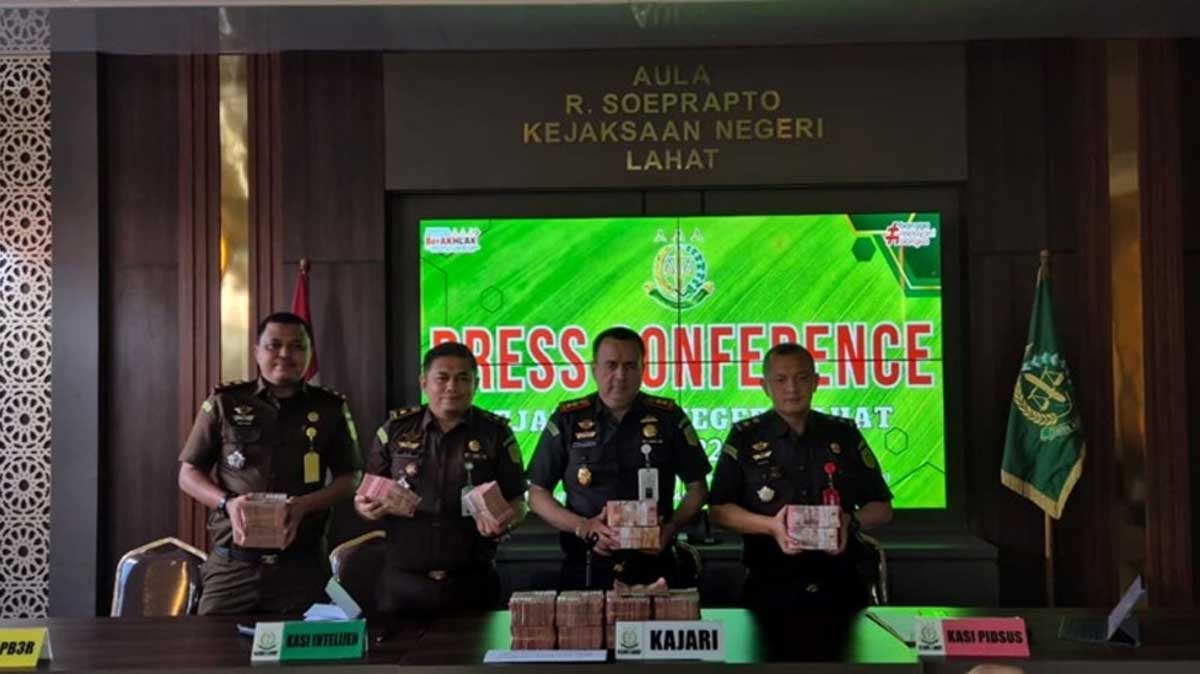 Kejari Lahat Selamatkan Uang Negara Rp1,6 Miliar dari Kasus Korupsi Peta Desa