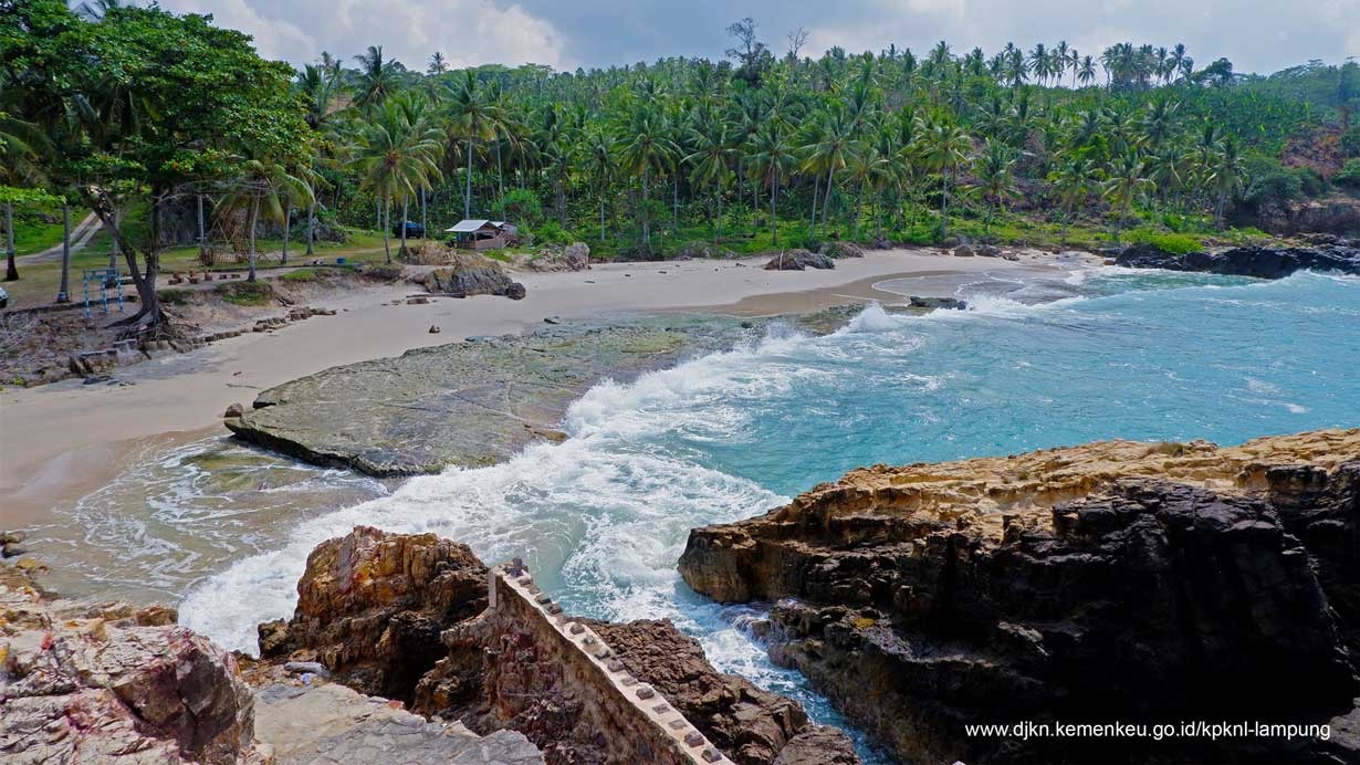 Pantai Marina Lampung, Destinasi Wisata Pantai yang Menggoda di Ujung Barat Lampung