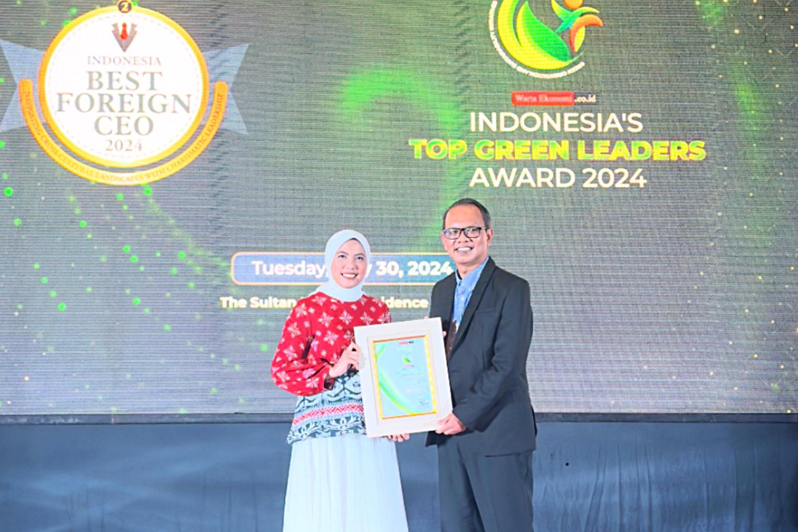 Raih Prestasi, Dirut Semen Baturaja Sabet Penghargaan Indonesia’s Top Green Leaders 2024