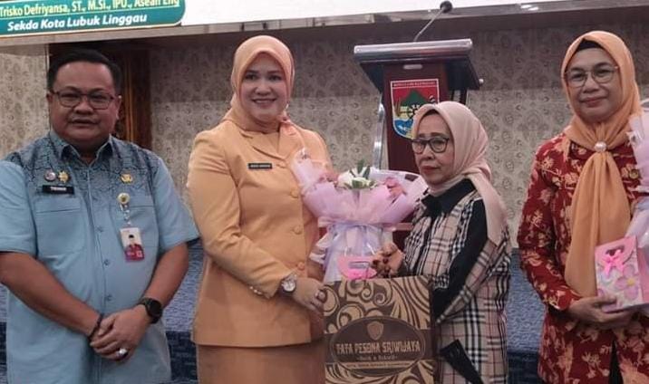 Dharma Wanita Persatuan Kota Liubuklinggau Sukses Gelar Rakor dan Pelepasan Purna Tugas ASN