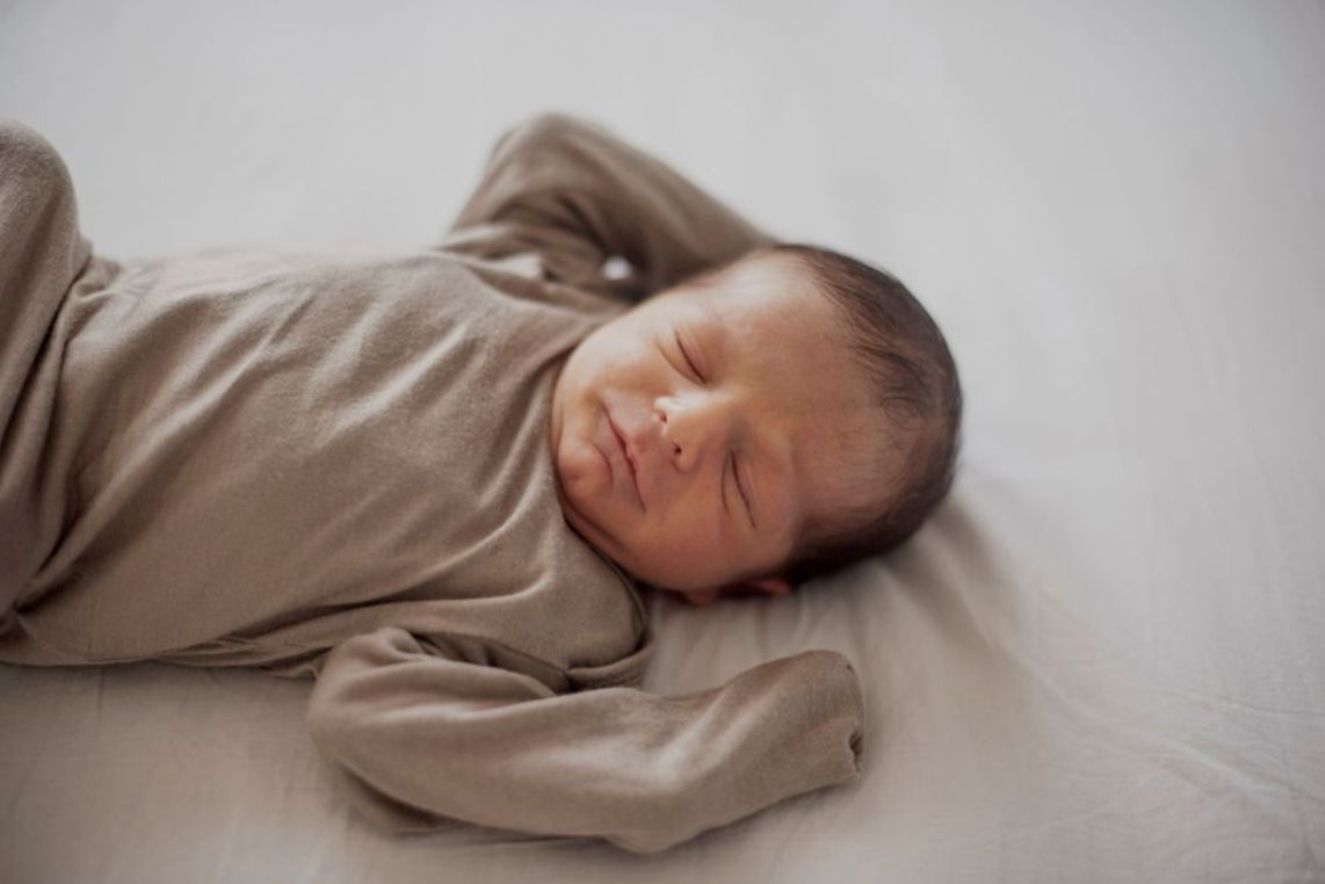 Kenapa Bayi Banyak Berkeringat Saat Tidur? Ketahui Penyebabnya Ini