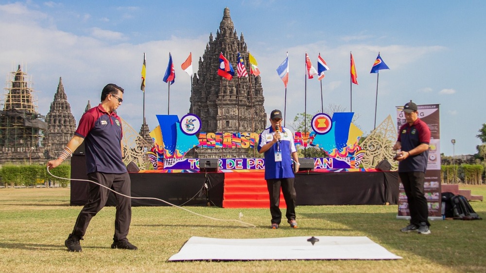 Candi Prambanan Jadi Saksi, Negara-Negara ASEAN Tampilkan Olahraga Tradisional di ASEAN Sport Day 2024