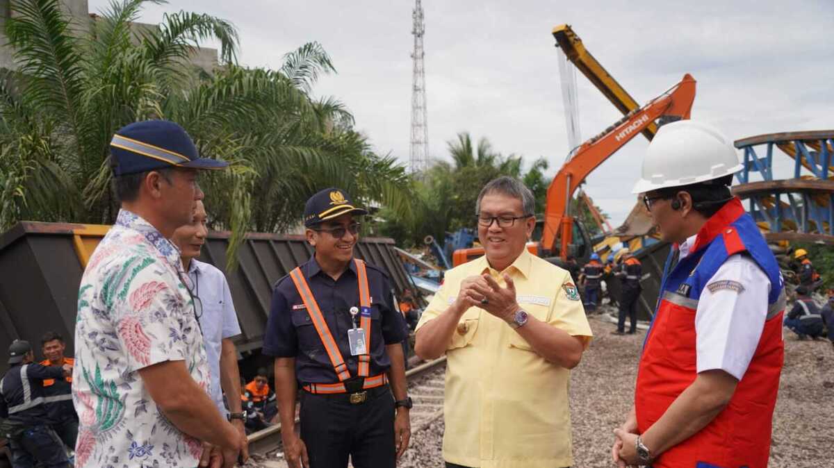 Pj Bupati Muara Enim Instruksikan Percepat Normalisasi Jalur Kereta Api Pasca Ambruknya Crane Girder 