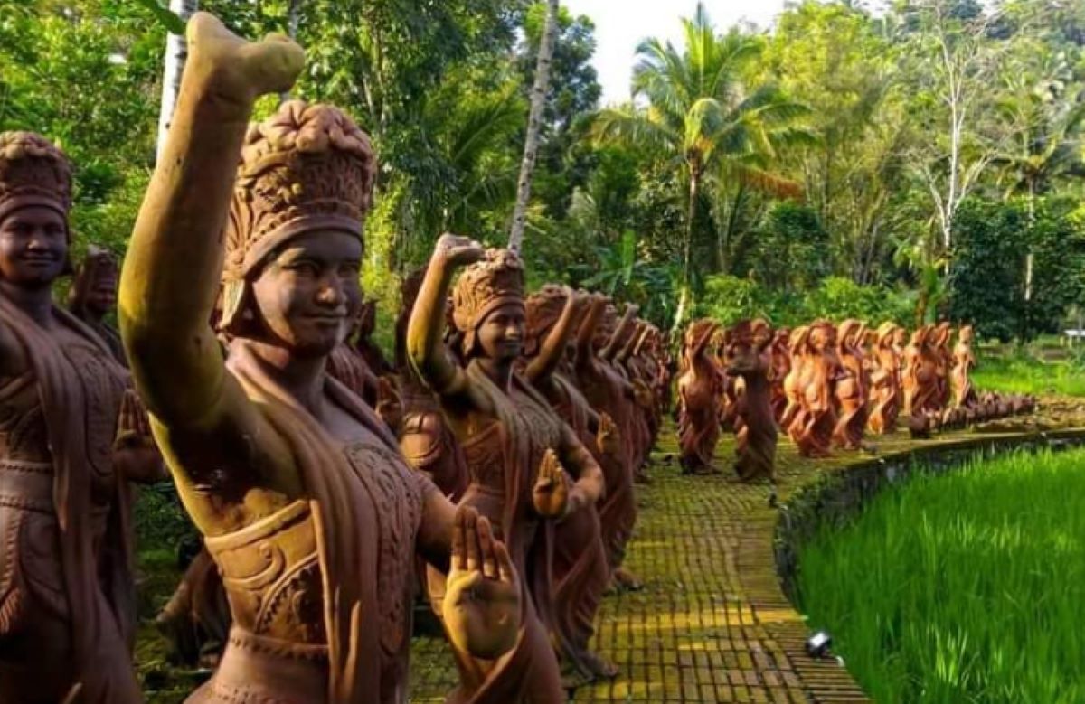 Unik Tapi Menyeramkan, Inilah Penampakan Patung 1.000 Penari di Taman Gandrung Terakota Banyuwangi