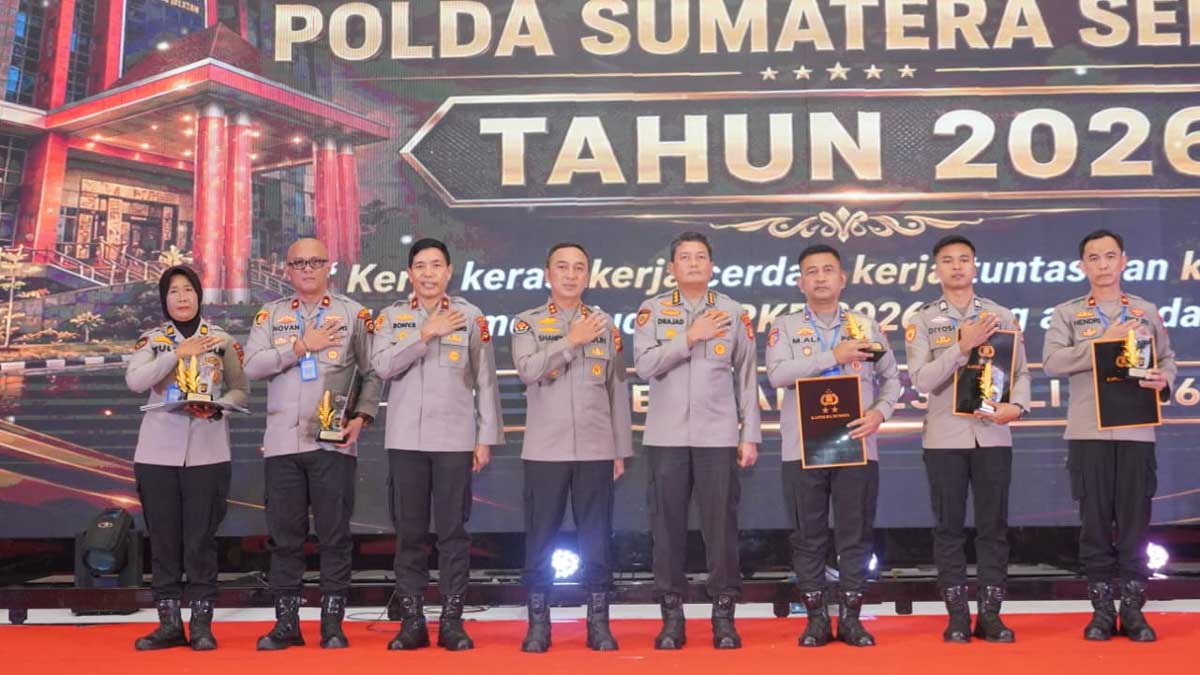 Kapolda Sumsel Irjen Pol Sandi Nugroho Serahkan Penghargaan ke Jajaran Polres dan Mitra Strategis