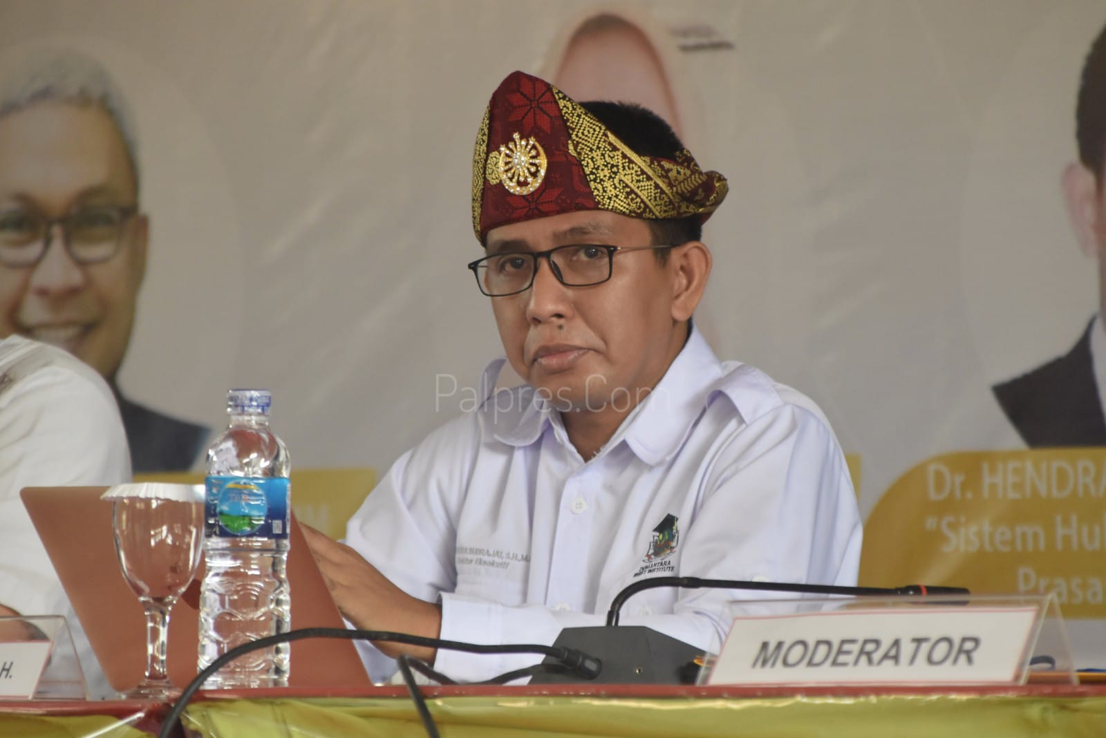 7 Kepala Kobra Miliki Unsur Kekuasaan Legislatif