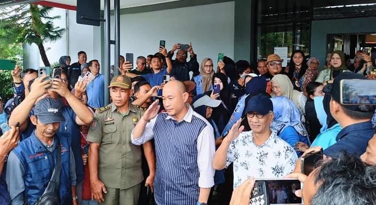 Sekda H Trisko Defriyansa dan Jajaran Bersama Forkopimda Sambut Kedatangan Wako-Wawako di Bandara Silampari
