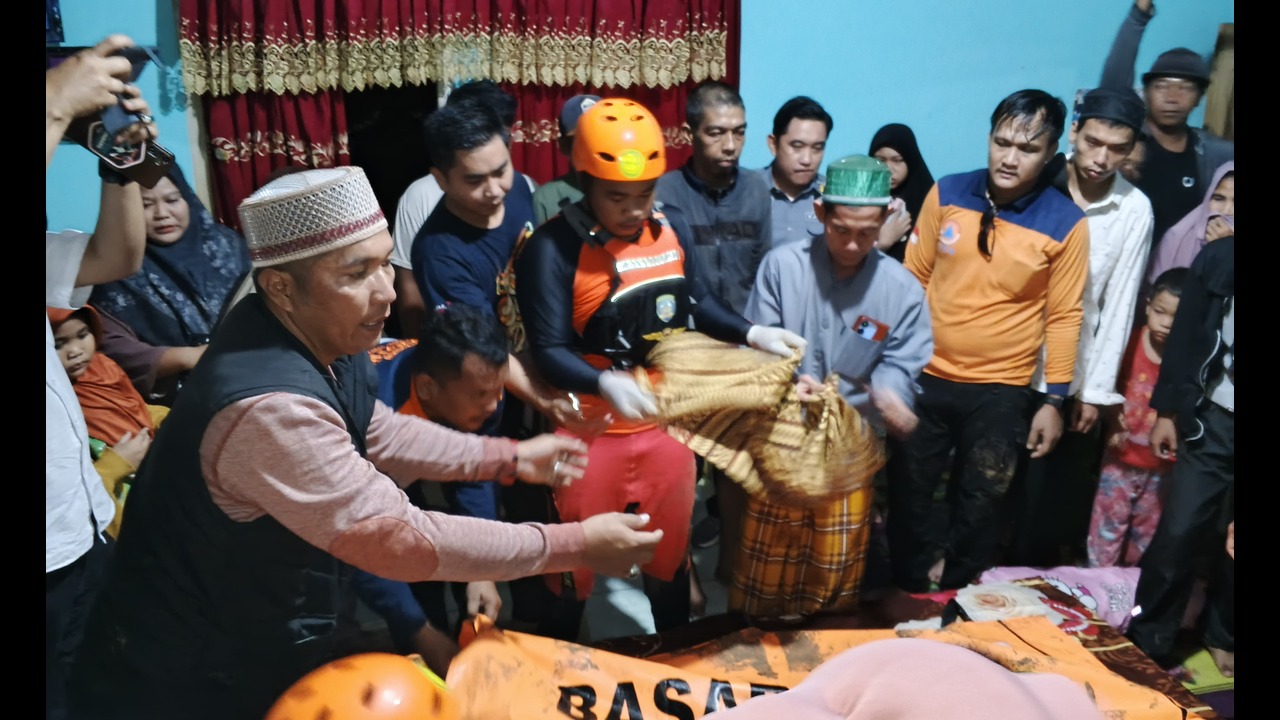 7 Jam Pencarian, Bocah Perempuan Warga Banyuasin Ditemukan di Dasar Danau Sedalam 5 Meter, Begini Kondisinya