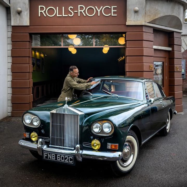 5 Tipe Mobil Rolls Royce yang Terkenal Mewah Dengan Harga yang Fantastis!