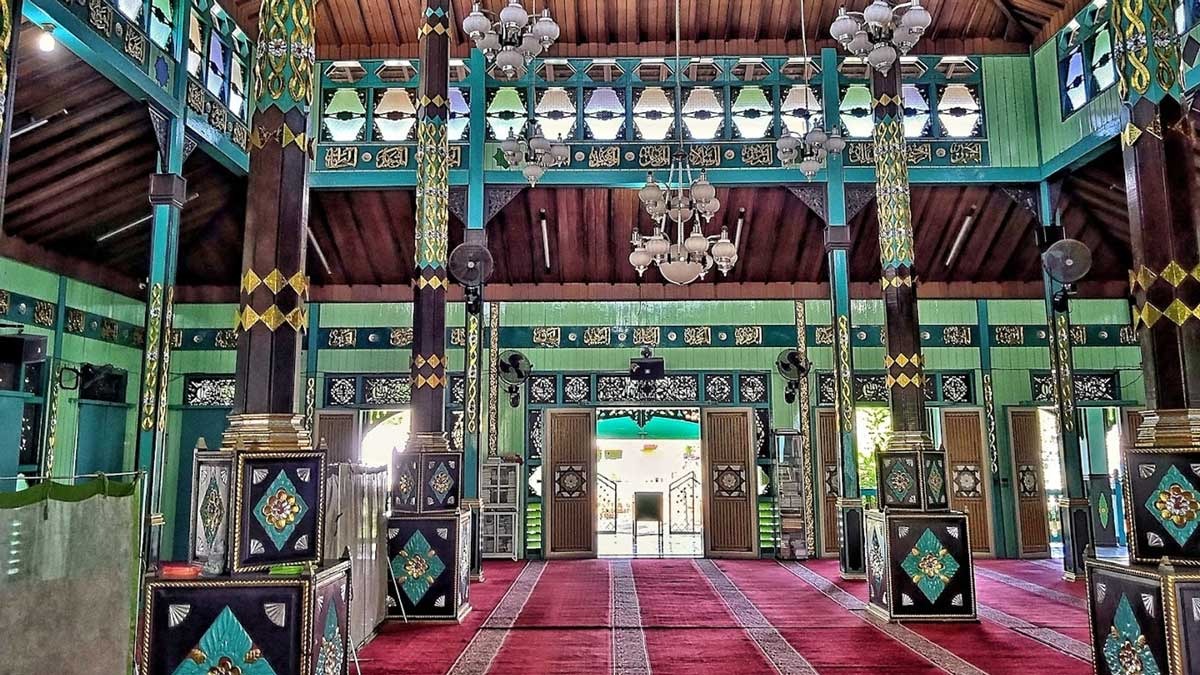 Masjid Terbesar di Banjarmasin Ini Sudah Berusia Ratusan Tahun, Dihiasi Ornamen Indah dan Kaligrafi Arab
