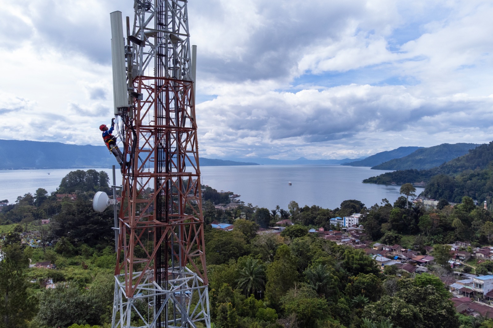 Menyambut Libur Nataru 2025, XL Axiata Tingkatkan Kapasitas Jaringan 2 Kali Lipat