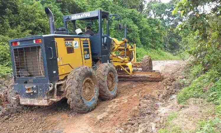 Respon Cepat Pj Bupati Muba, Turunkan Alat Berat Perbaiki Jalan di Jirak Jaya