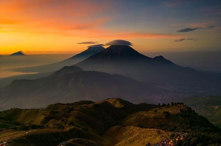 Wonosobo Hadirkan Keindahan Dari Gunung Prau di Dieng dan Beberapa Fakta Menarik yang Jarang di Ketahui!