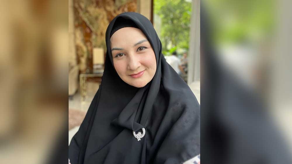Mona Ratuliu Bagikan Potret Kenakan Hijab, Banjir Dukungan Rekan Artis