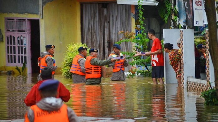 7 Daerah Terdampak Banjir Di Sumbar, Ribuan Warga Mengungsi, Kota ...