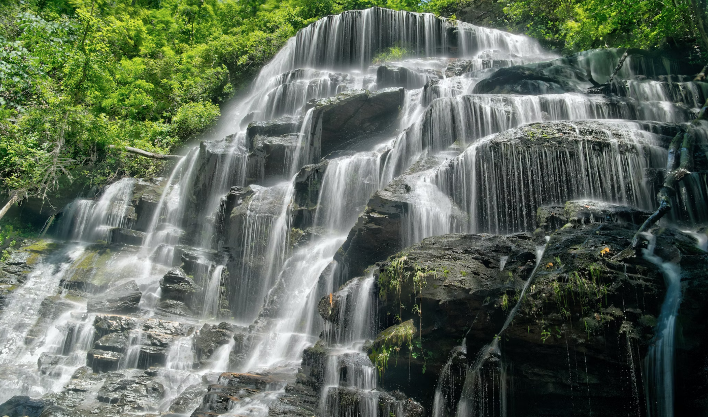 Usir Kebosanan dengan Berenang di Air Terjun Umbul Songo 