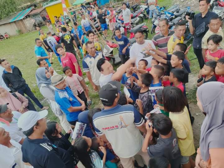 Walikota Prabumulih Sumbang Gol di Pertandingan Eksibisi Turnamen Sepakbola Tanjung Raja Cup U-15 