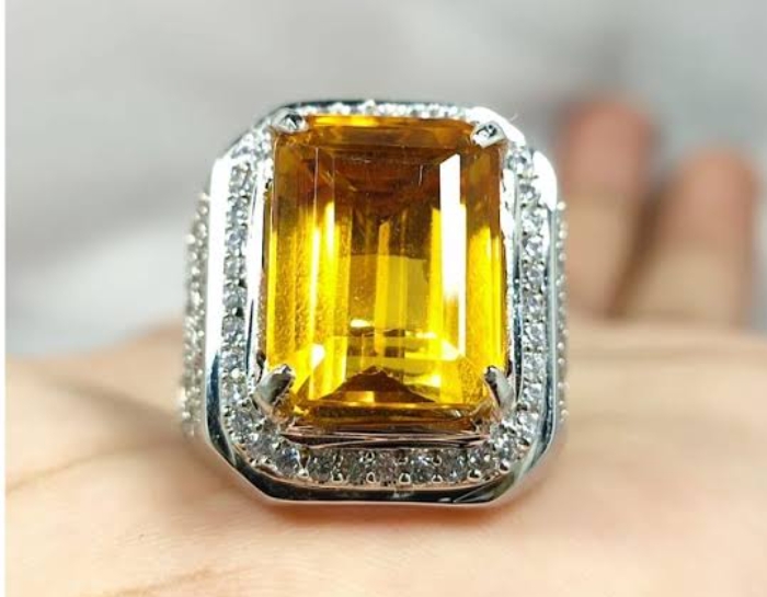 Dipenuhi Kekuatan Mistis! Inilah 10 Batu Akik Penarik Rezeki 