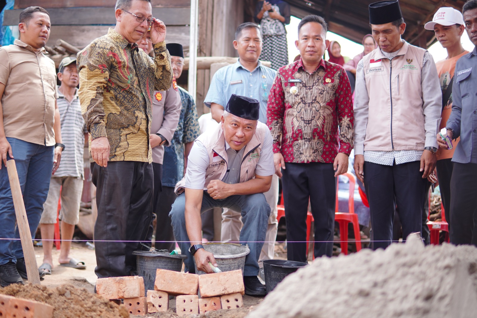 GERCEP! Bupati Muchendi Bantu Warga OKI Lewat Bedah Rumah