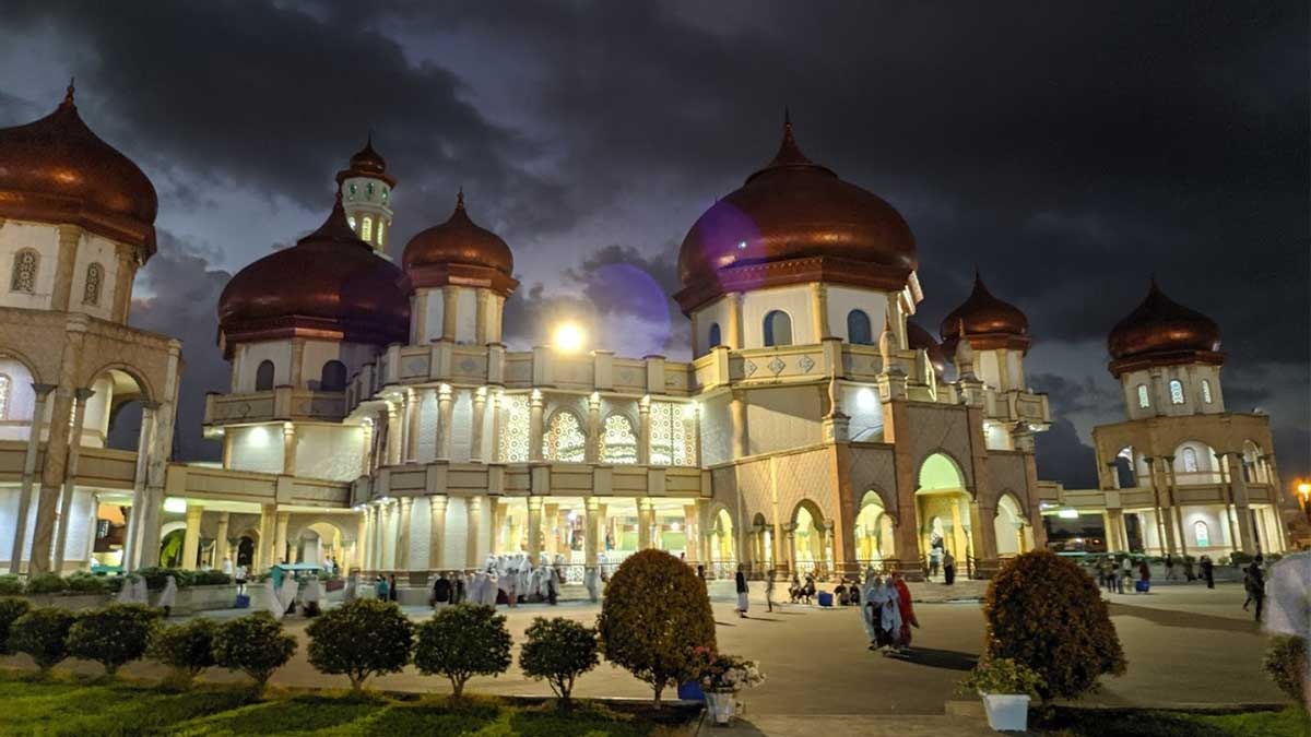 Masjid Termegah di Meulaboh Aceh Ini Miliki Kubah yang Besar, Gambaran Keindahan Arsitektur Islam Modern