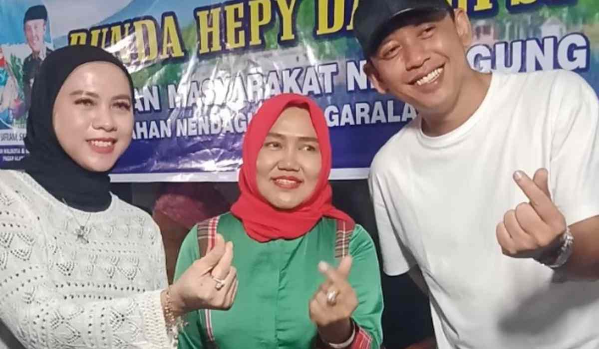 Bareng Artis Ibukota, Hepy-Efsi Kunjungi Warga Nendangung Pagaralam