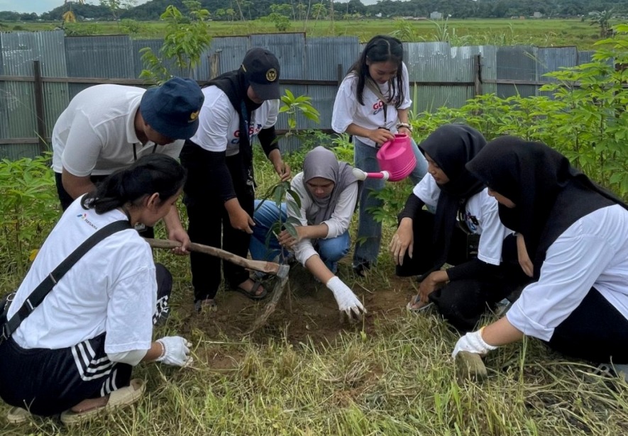 Dukung Generasi Pelestari Lingkungan, Penerima Beasiswa dari Pertamina Hulu Indonesia Gelar Aksi Sobat Bumi