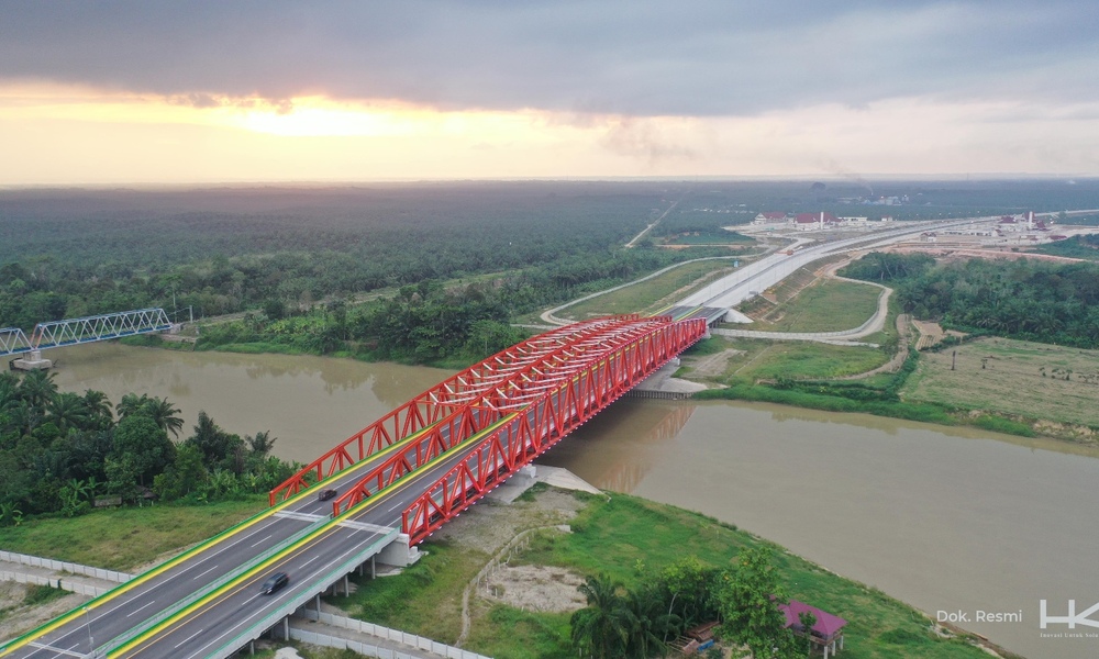 Tekan Totem Sensor, Jokowi Resmikan 2 Ruas Tol di Sumut yang Menelan Dana Belasan Triliun