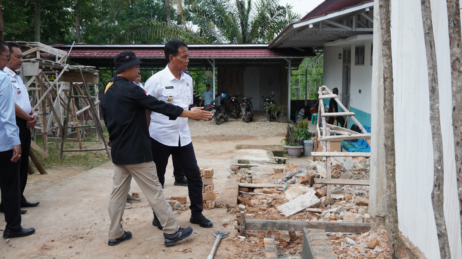 Pj Bupati OKI Cek Progres Pembangunan Faskes dan Sekolah, Akhir Tahun Harus Tuntas