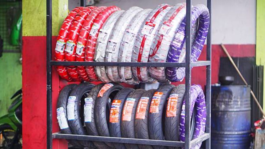 JANGAN SALAH! Inilah 5 Tips Memilih Ban Motor Matic yang Benar