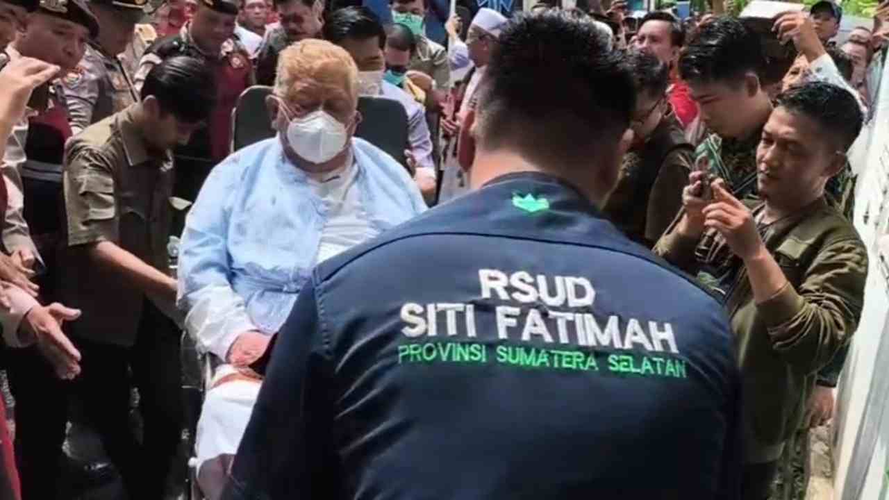 Dugaan Kasus Korupsi dan Mafia Tanah Tol Betung-Tempino Sidang Perdana, Diwarnai Aksi Dukungan