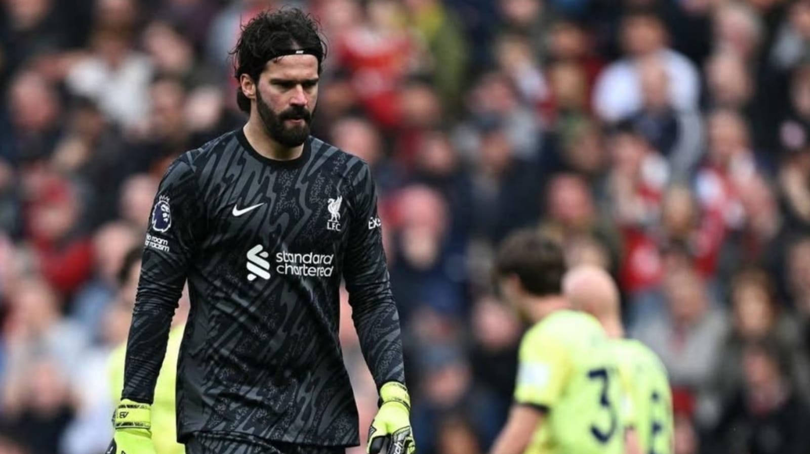 Kiper Alisson Tinggalkan Skuad Pra-Musim Liverpool, Alasannya?