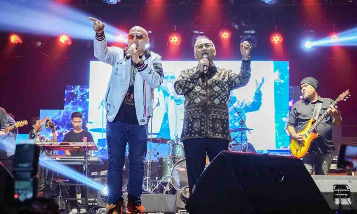 WOW! Husein Idol 'Goyang' Panggung Festival Randik Muba 2023