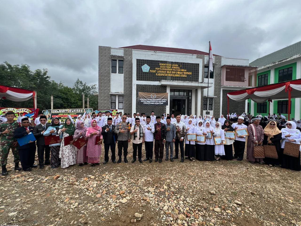 ASN Kemenag Muratara Terima Satyalancana Karya Satya