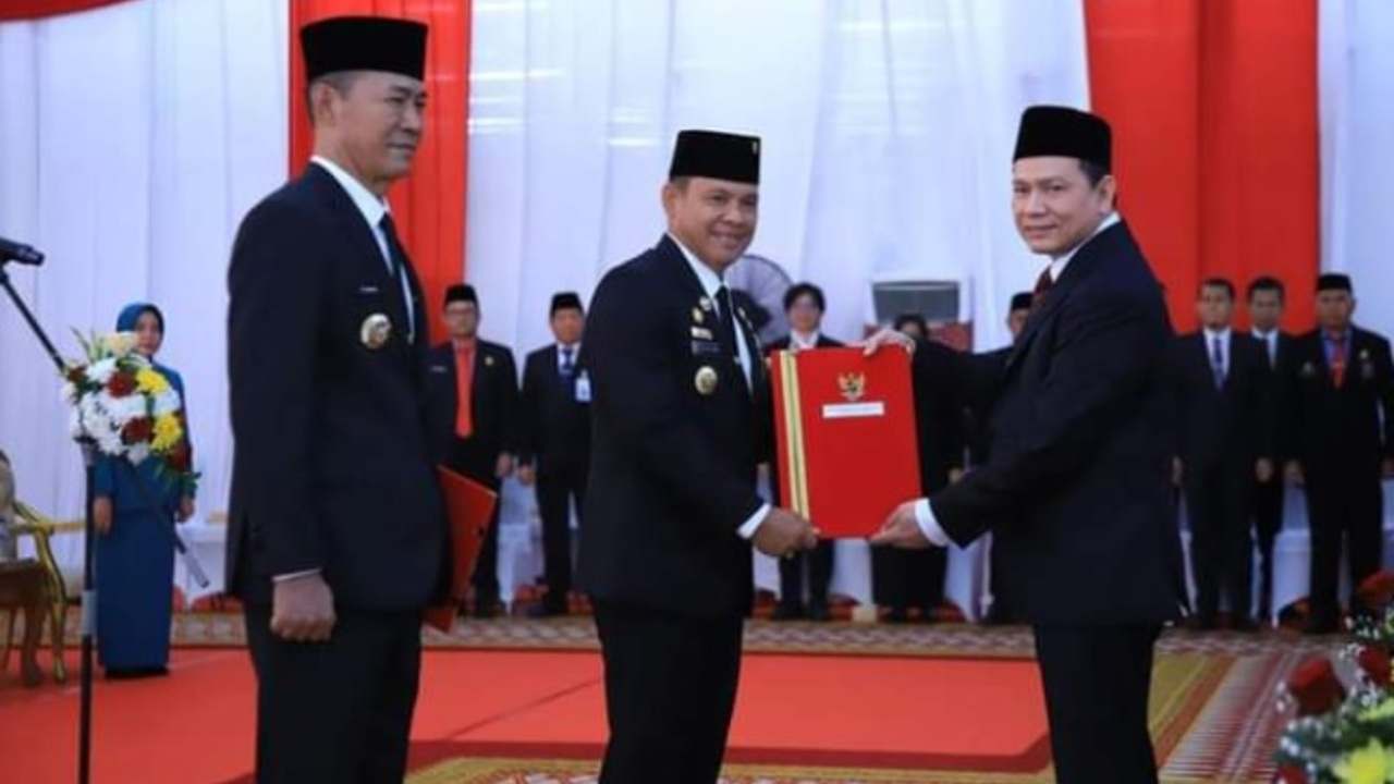 Fauzan Terima SK Perpanjangan Sebagai PJ Bupati Empat Lawang