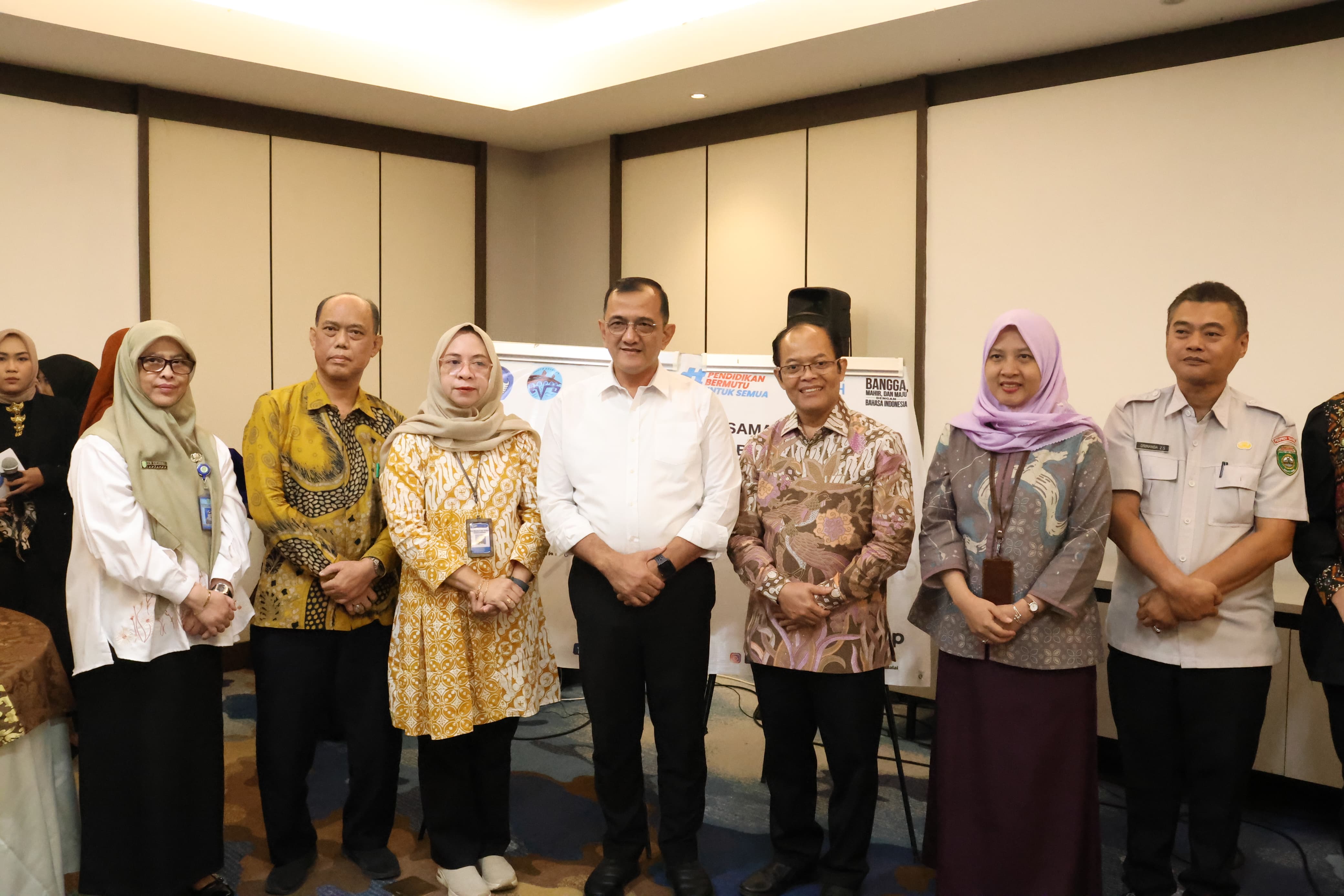 Sekda Sumsel Edward Candra Buka Diskusi Revitalisasi Bahasa Daerah: Cegah Kepunahan, Jaga Identitas