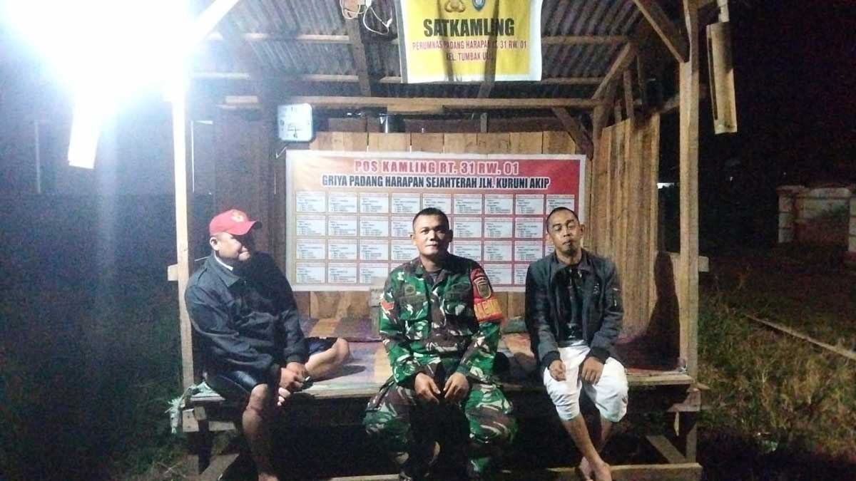 Waspada Kejahatan Malam! Babinsa Pagaralam Turun Langsung Patroli, Ini Pesannya untuk Warga