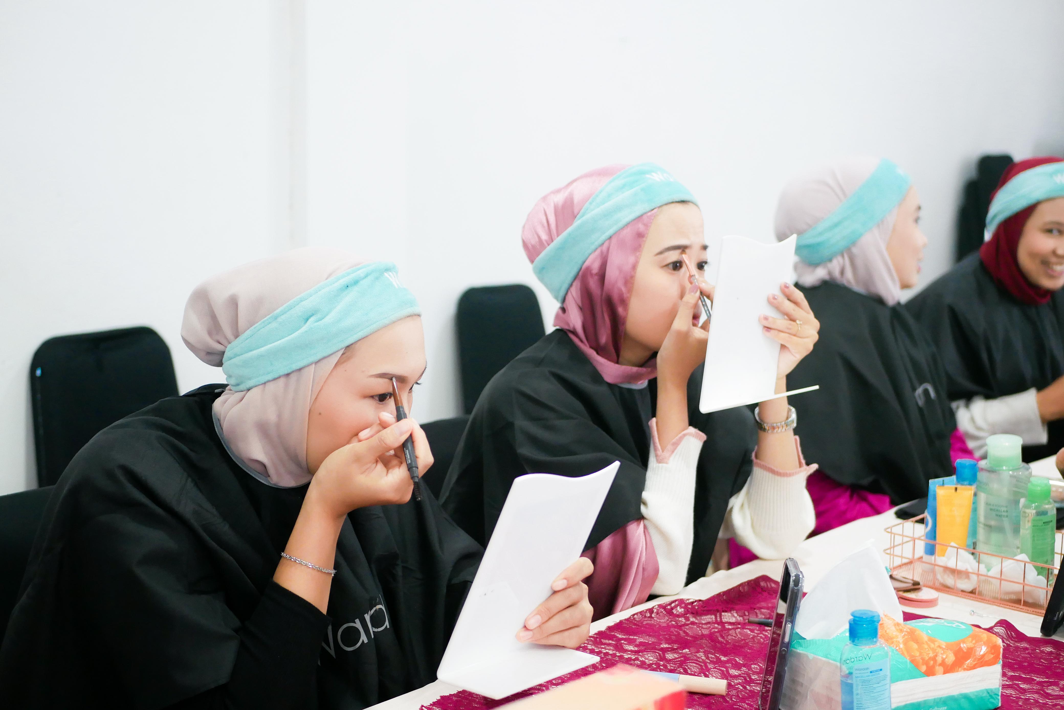 Wardah Decorate Your Lip Tint, Tips Make Up Profesional Bersama MUA Hits di Palembang