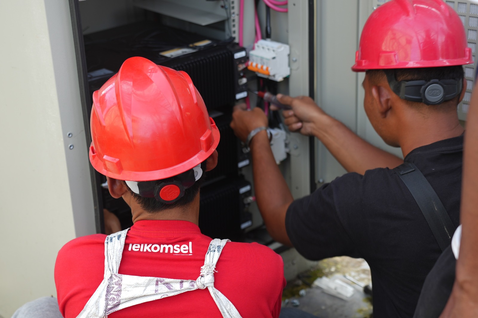 Pulihkan Jaringan di Tapanuli, Telkomsel Kerahkan Perangkat Pendukung Secara Masif